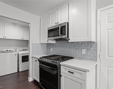 3910 Starfield Lane - Photo Thumbnail 12