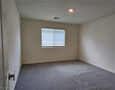 4482 Bayley Skye Avenue - Photo Thumbnail 18
