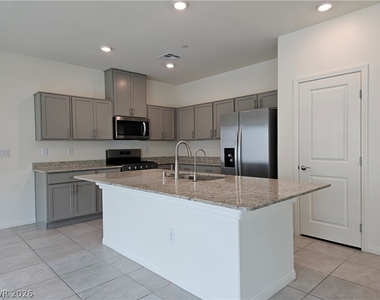4482 Bayley Skye Avenue - Photo Thumbnail 15