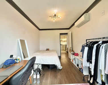 1078 Bergen Street - Photo Thumbnail 4