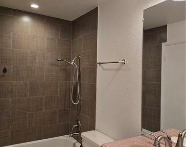 6425 Big Pine Way - Photo Thumbnail 14
