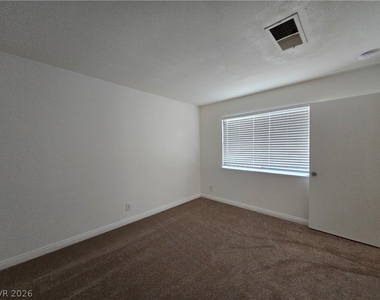 6425 Big Pine Way - Photo Thumbnail 10