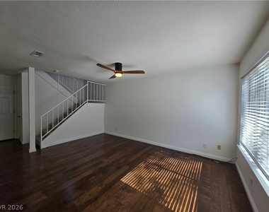 6425 Big Pine Way - Photo Thumbnail 4