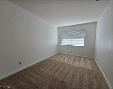 6425 Big Pine Way - Photo Thumbnail 11