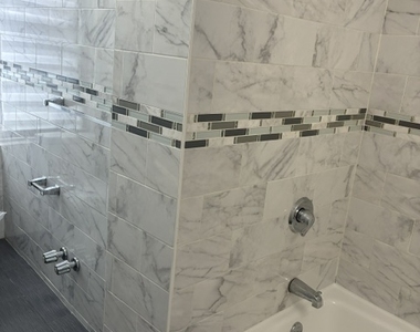 301 East 38th Street - Photo Thumbnail 5