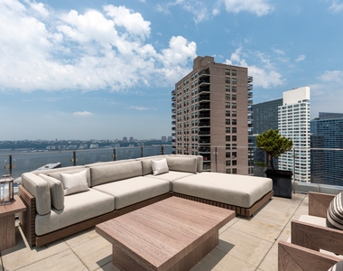 554 West 54th Street - Photo Thumbnail 1