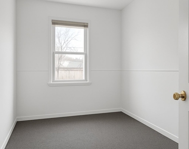 64 Montrose Avenue - Photo Thumbnail 6
