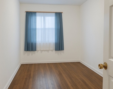 64 Montrose Avenue - Photo Thumbnail 5
