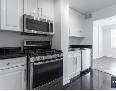 888 Eighth Avenue - Photo Thumbnail 8