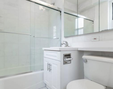 888 Eighth Avenue - Photo Thumbnail 9