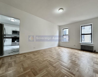 590 Fort Washington Avenue - Photo Thumbnail 1
