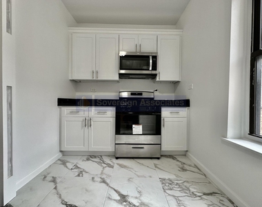 590 Fort Washington Avenue - Photo Thumbnail 8