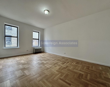 590 Fort Washington Avenue - Photo Thumbnail 4