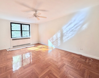 700 Fort Washington Avenue - Photo Thumbnail 3