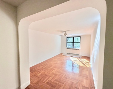 700 Fort Washington Avenue - Photo Thumbnail 1