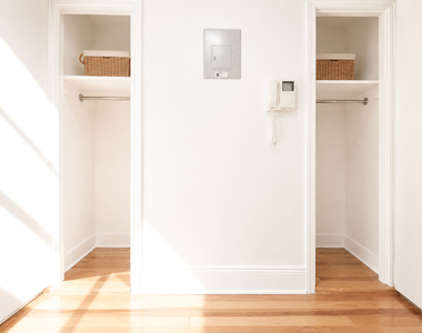 214 East 51st Street - Photo Thumbnail 2