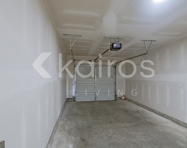 2826 Jordan Avenue - Photo Thumbnail 16