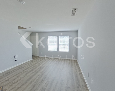 2826 Jordan Avenue - Photo Thumbnail 1