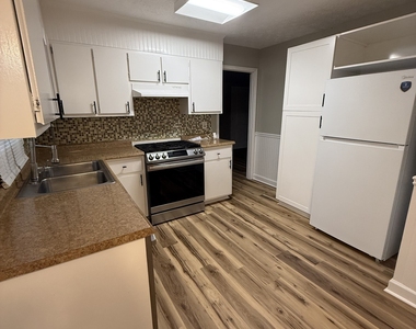 6379 Skyline Drive - Photo Thumbnail 12