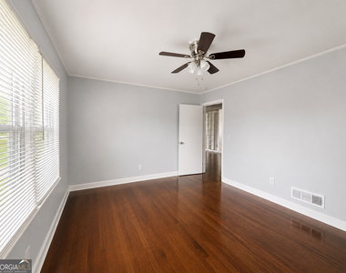 147 Burnside Street - Photo Thumbnail 10