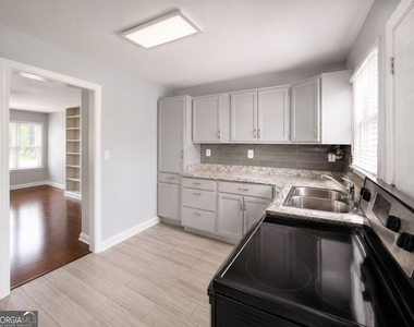 147 Burnside Street - Photo Thumbnail 13