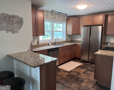 66 Logan Lane - Photo Thumbnail 4