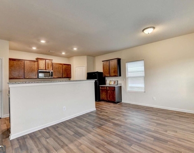 811 Independence Avenue - Photo Thumbnail 13