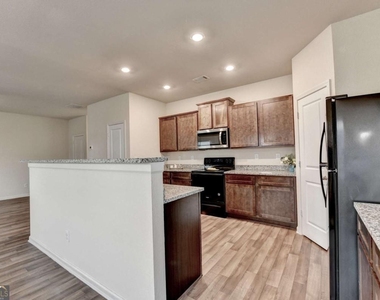 811 Independence Avenue - Photo Thumbnail 17