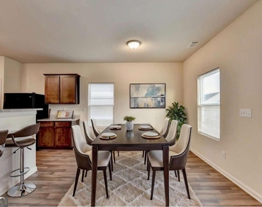 811 Independence Avenue - Photo Thumbnail 12