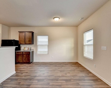 811 Independence Avenue - Photo Thumbnail 14