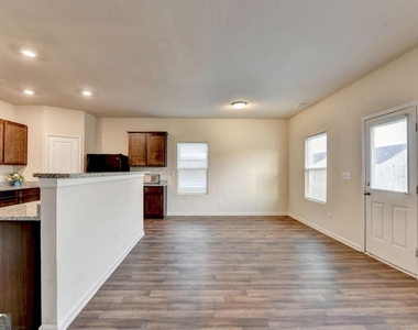 811 Independence Avenue - Photo Thumbnail 11