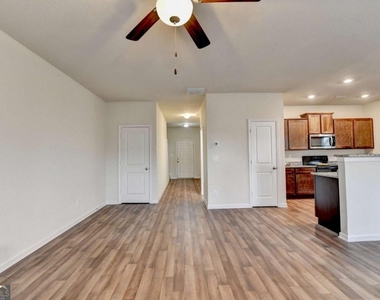 811 Independence Avenue - Photo Thumbnail 10