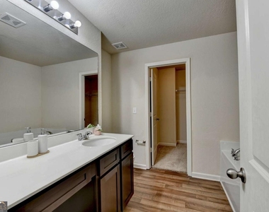 811 Independence Avenue - Photo Thumbnail 31