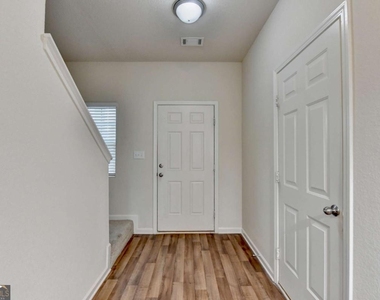 811 Independence Avenue - Photo Thumbnail 5