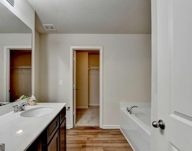 811 Independence Avenue - Photo Thumbnail 32