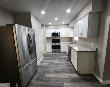 4524 Lasalle Drive - Photo Thumbnail 5
