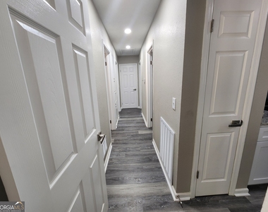 4524 Lasalle Drive - Photo Thumbnail 12