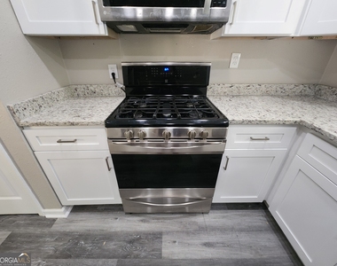 4524 Lasalle Drive - Photo Thumbnail 10