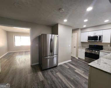 4524 Lasalle Drive - Photo Thumbnail 6