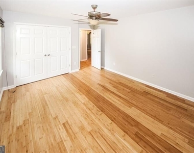 5075 Winters Chapel Road - Photo Thumbnail 13