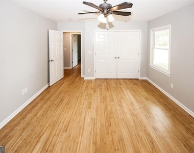 5075 Winters Chapel Road - Photo Thumbnail 20
