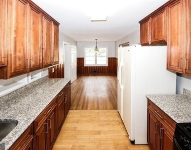 5075 Winters Chapel Road - Photo Thumbnail 4