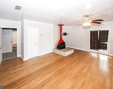 5075 Winters Chapel Road - Photo Thumbnail 8