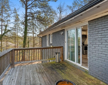 2382 Peachwood Circle Ne - Photo Thumbnail 18
