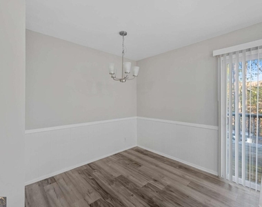 2382 Peachwood Circle Ne - Photo Thumbnail 9