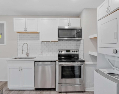 2382 Peachwood Circle Ne - Photo Thumbnail 7