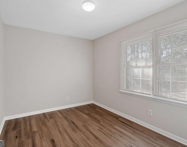 2382 Peachwood Circle Ne - Photo Thumbnail 14