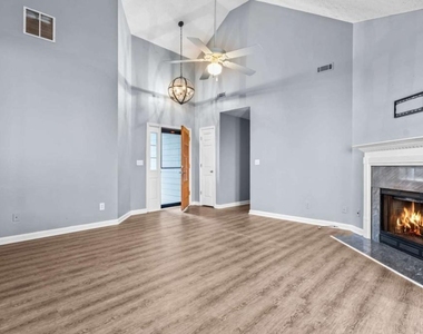 405 Christopher Lane - Photo Thumbnail 4