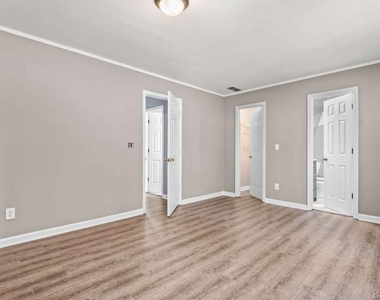 405 Christopher Lane - Photo Thumbnail 14