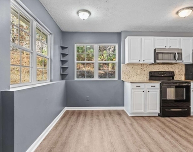 405 Christopher Lane - Photo Thumbnail 5